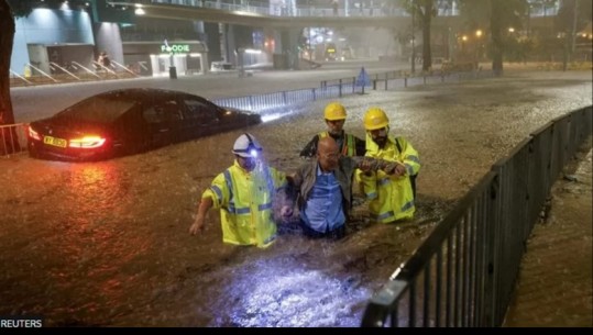 VIDEO/ Hong Kongu dhe Kina jugore luftojnë me përmbytjet nga shira që nuk janë parë prej 140 vitesh