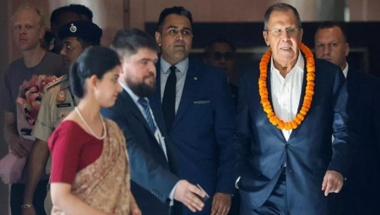 Lavrov mbërrin në Nju Delhi për G20