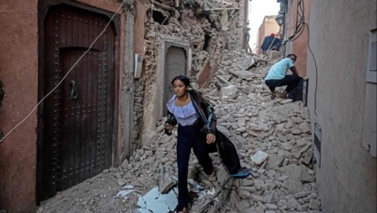 Tërmet në Marok, flasin të mbijetuarit: Ishte e papritur! Kaluam një natë të tmerrshme, dola në rrugë gjysëm i zhveshur