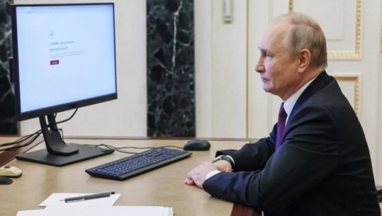 Zgjedhjet rajonale në Rusi: Putin voton në internet dhe fton rusët të votojnë
