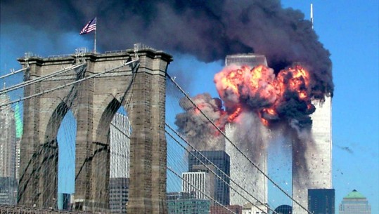 VIDEO+FOTO/ Sulmi i kullave binjake në New York, sot 22 vjet nga tragjedia që tronditi botën