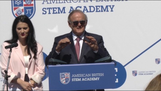 100 nxënës nisin rrugëtimin në American British STEM Academy! Shkolla elitë ku mësohet me metodologjinë STEM! Universiteti i Boltonit mbështetja kyçe