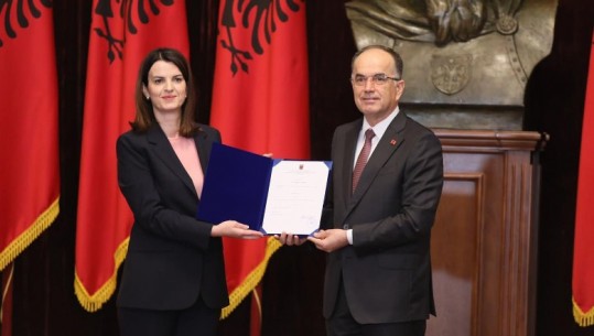 U betua sot në Presidencë, ministrja e Shëndetësisë Albana Koçiu: Do vazhdojmë me ndryshimet e mëdha në këtë sektor