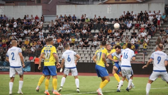 Kategoria e Parë/ Pesë gola, dy kartona të kuq dhe tre penallti! Elbasani mund Vorën pas 100 minutave lojë (VIDEO)