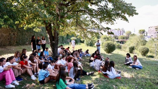 Muzhaqi viziton lumin Vjosa bashkë me të rinjtë: Detyrë e jona të ruajmë bukuritë natyrore