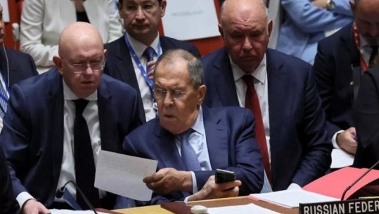 Lavrov: Është Zelensky ai që i refuzon negociatat dhe jo Moska