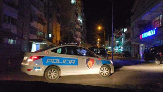 Ndodhi në Tiranë/ 32-vjeçarin e zë korenti në shtëpinë e tij, arrestohen 2 shoferë të dehur