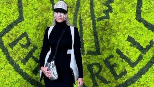 FOTO/ Mahniti të gjithë me stilin e veshjes, Marina Vjollca shkëlqen në Javën e Modës në Milano