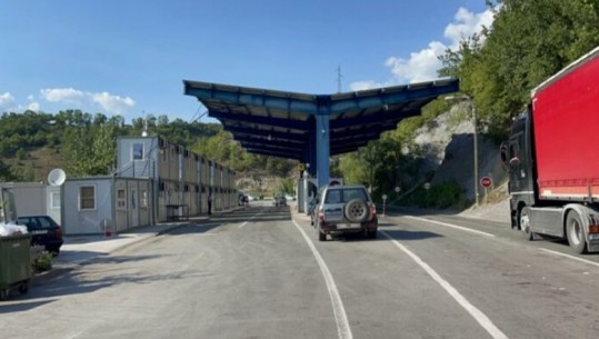 Tensionet në veri të Kosovës, vazhdojnë të mbeten të mbyllura pikat kufitare të Bërnjakut dhe Jarinjës