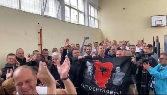 VIDEO/ Zgjedhjet për kryetar në Kukës, PS feston fitoren me flamurin e Shqipërisë së madhe! Albert Halilaj fiton me diferencë të madhe votash