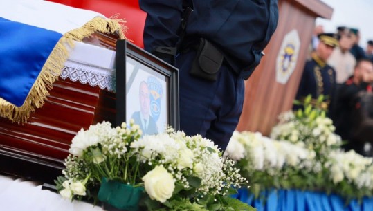 Balla i pranishëm në varrimin e policit të vrarë në Kosovë: Përulje dhe nderim për Afrim Bunjakun