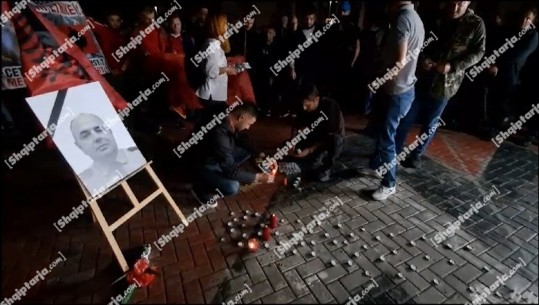 Homazhe në Tiranë në nder të 'Heroit të Kosovës' Afrim Bunjaku! Qytetarët ndezin qirinj në sheshin “Nënë Tereza”