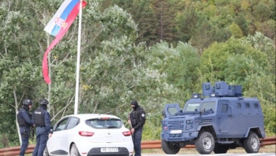 Sulmi me armë në veri/ Sveçla: Njëri nga të vrarët në Banjskë, truproja i Vulinit! Lirohen 4 nga të arrestuarit! Hapet rruga që të çon në fshat