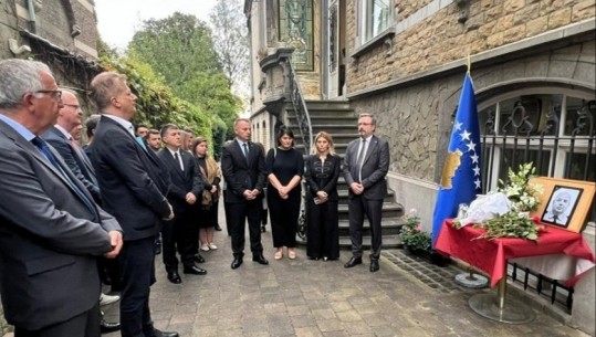 Ambasada e Kosovës në Belgjikë ndez qirinj në nderim të heroit Afrim Bunjaku 