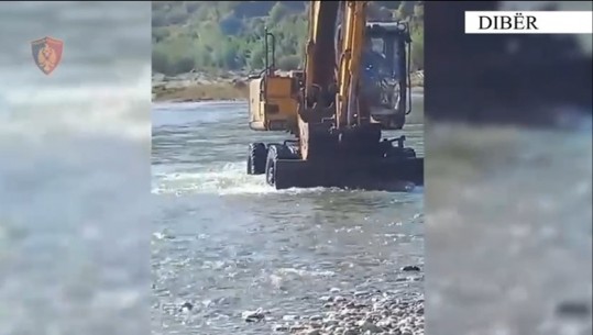 Po gërryente me ekskavator shtratin e lumit Drini i Zi, vihet nën hetim 60-vjeçari në Dibër