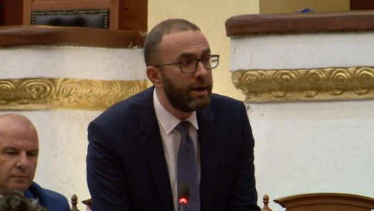 Zbardhet rezoluta e propozuar nga Gazment Bardhi për Kosovën: Kuvendi i Shqipërisë të harmonizojë qëndrimin me Prishtinën