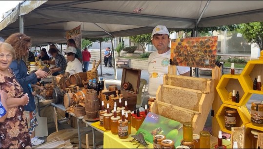 Librazhdi në 'festën e mjaltit', aty ku bletërritësit promovojnë produktet bio  