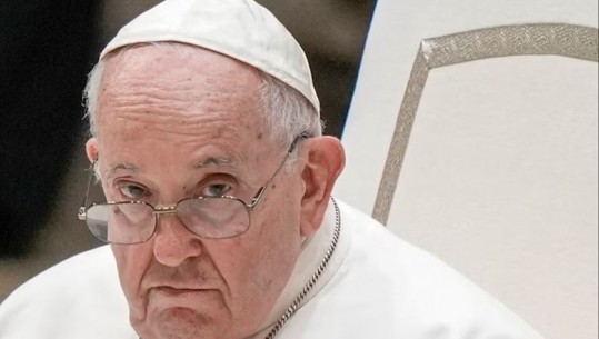 Papa Françesku bën thirrje për masa urgjente ndaj ndryshimeve klimatike