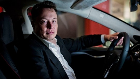 Elon Musk kryeson sërish listën e njerëzve më të pasur në botë
