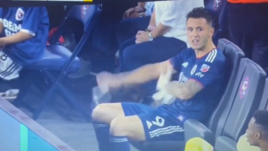 VIDEO/ Giacomo Vrioni s'mban më dhe tregon damarin shqiptar, sulmuesi 'tërbohet' me trajnerin pas zëvendësimit