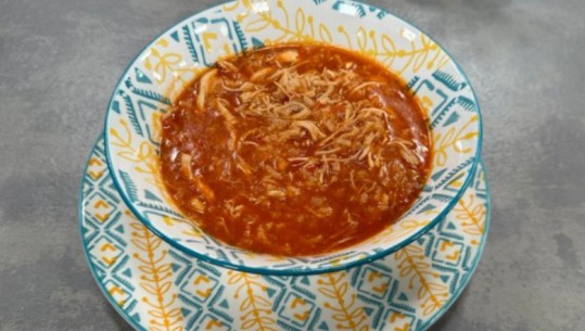 Supë me mish pule, domate dhe oriz nga zonja Albana