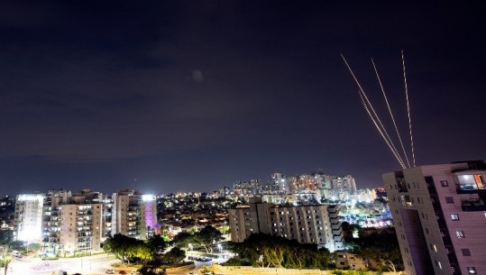 Hamasi breshëri raketash mbi Izraelin, 250 të vdekur, 164  pengje! Netanyahu: Do ta shkatërrojmë, jemi në luftë! Jeruzalemi sulm ajror mbi Gaza! 232 viktima, 1,600 të plagosur