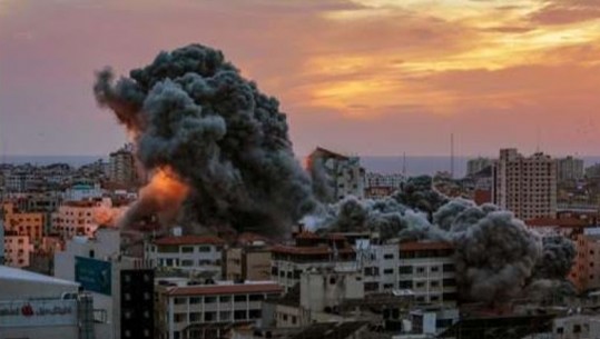 Tanket izraelite nisen drejt Gazës