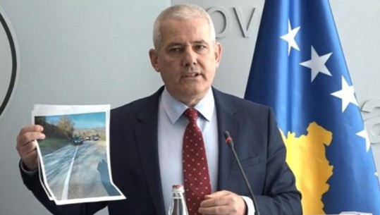 Sveçla zbulon një tjetër provë: Në vendin e sulmit në Banjskë gjetëm dokumentin personal dhe makinën e bashkëpunëtorit të djalit të Vuçiç