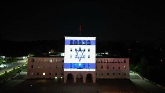 Flamuri izraelit në godinën e Universitetit Politeknik të Tiranës, Rama: Shqipëria qëndron me Izraelin