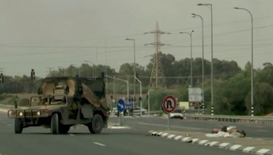 VIDEOLAJM/ Përparojnë forcat izraelite, vendosin tanke përgjatë kufirit me Gazën