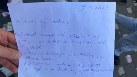 Studentët e Mjekësisë në protestë, letër Ministres së Arsimit: Kërkojmë përballje live me Manastirliun për ligjin e miratuar 