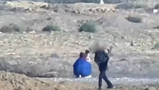 VIDEO/ Momenti kur grupi Hamas liron gruan izraelite dhe dy fëmijët e saj