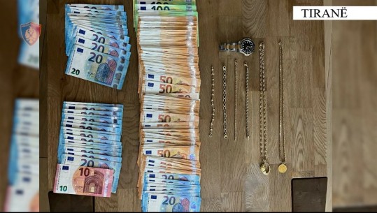 EMRI/ Vodhi mbi 8 mijë euro dhe flori në banesën e të afërmit të tij, vihet në pranga 23-vjeçari në Tiranë          