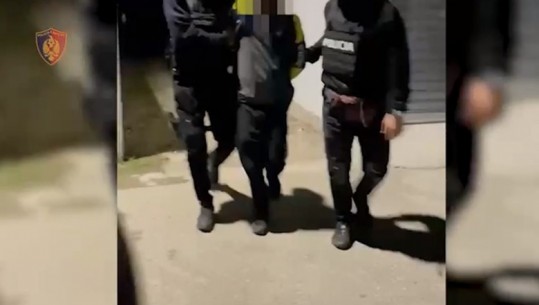 Durrës/ Në kërkim për transport emigrantësh të paligjshëm, arrestohet 29-vjeçari! Pjesë e 2 grupeve kriminale që u goditën një ditë më parë