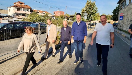Basha takim me qytetarët në Tiranë: Kafe mëngjesi me miq