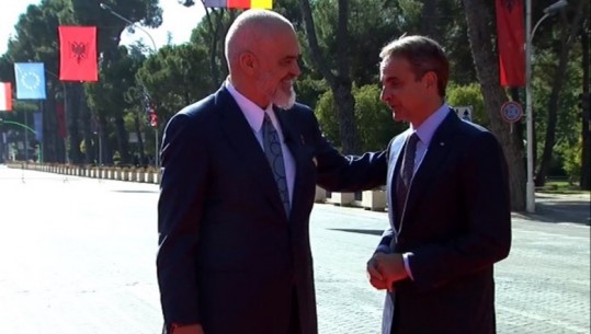 Samiti i Berlinit në Tiranë, mbërrin kryeministri grek Mitsotakis: Do flas me Ramën për çështjen Beleri