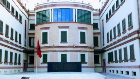 Ministria e Brendshme njoftim për shtetasit e huaj: Pajisja dhe rinovimi i lejeve të qëndrimit do të bëhet përkohësisht nga e-Albania