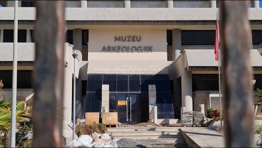 Duhej të përfundonte në tetor, shtyhet deri në shtator të 2024-ës rikonstruksioni i Muzeut Arkeologjik të Durrësit. Ministria: Punime shtesë!