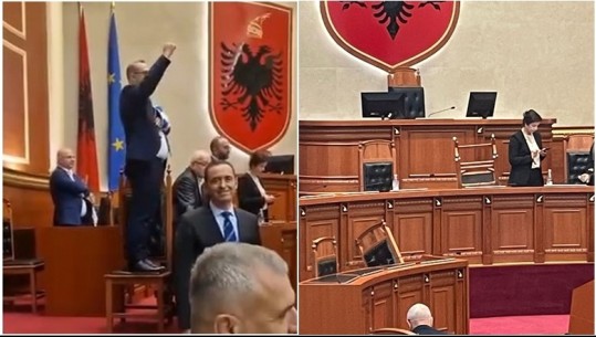 Kaos në Kuvend/ Deputetët e opozitës heqin kartat për të votuar, i bllokojnë vendin Nikollës dhe pengojnë me karrige ministrat të ulen, përjashtohen me 10 ditë 23 prej tyre
