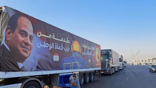 Lufta/ Hapet kalimi në Rafah për transitin e ndihmave humanitare, kalojnë kamionët e parë