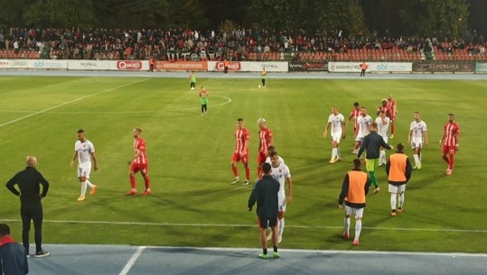 VIDEO/ Vllaznia fiton 0-2 kundër Skënderbeut, fund dramatik dhe autogol në Korçë! Goditet me grusht presidenti Takaj