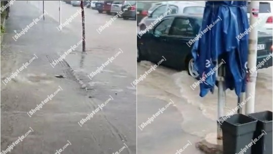 Moti i keq/ Shiu përmbyt rrugët në Sarandë, ujërat e zeza vërshojnë në bulevardin e qytetit