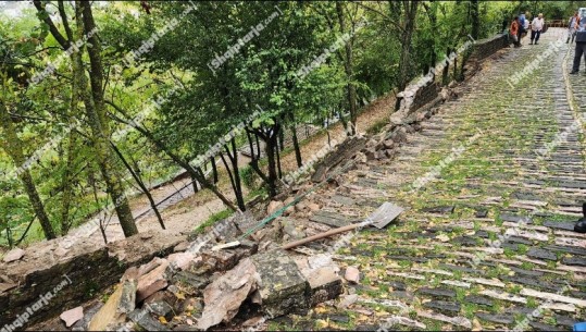 Rrëshqet rruga poshtë Kalasë së Gjirokastrës, shkak shiu i dendur