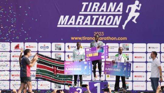 Përfundon Maratona e Tiranës, sportistët kenianë rrëmbejnë 3 vendet e para! Luiza Gega thyen rekordin kombëtar, pjesë e garës edhe kategoria ‘We too’ 