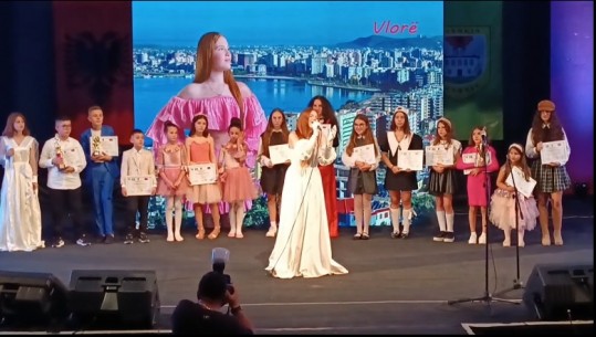 Kejt Hitaj fiton festivalin ‘Mikrofoni i Artë Vaçe Zela’! Koncerti u bë për kauzën e ndihmës së fëmijëve në nevojë    