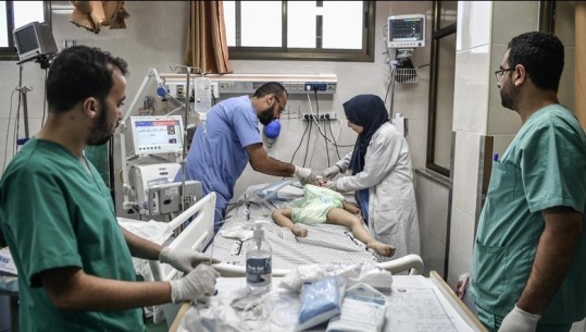 'Babai i vdiq, ndërsa nëna ishte në luftë me vdekjen', Mjekët në Gaza shpëtojnë foshnjen me prerje urgjente çezariane