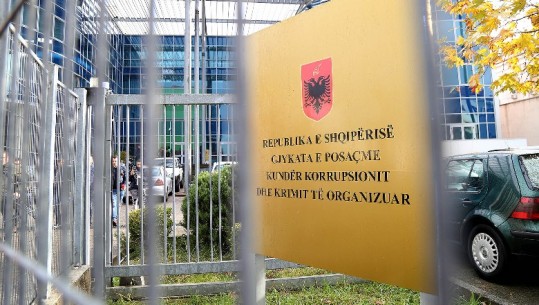 Mori 2 mijë euro për të liruar një person që e kapi me drogë, dënohet me 3 vite burg polici Sokol Canameti