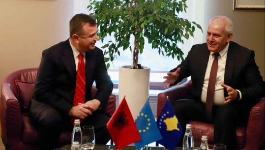 Ministri i Brendshëm mirëpret Sveçlën: Falë nënshkrimit të 26 marrëveshjeve mes dy ministrive kemi një bashkëpunim të shkëlqyer