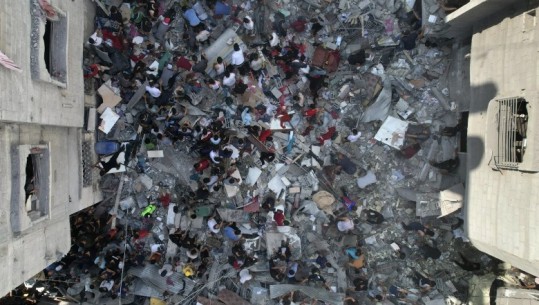 Lufta përmes fotove: Ndërtesa të shkatërruara, njerëz nën rrënoja e fëmijë të tmerruar 