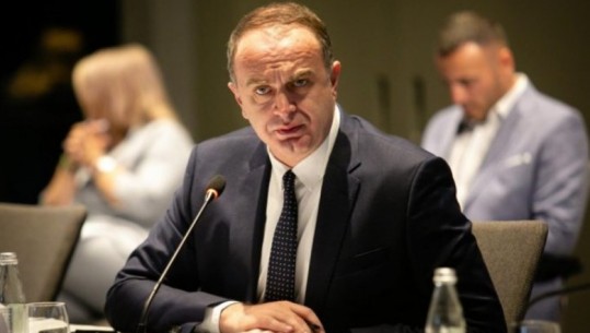 Politikani shqiptar Nik Gjeloshaj pritet të jetë zv.kryeministër i Malit të Zi! U bashkua me forcat pro serbe dhe pro ruse